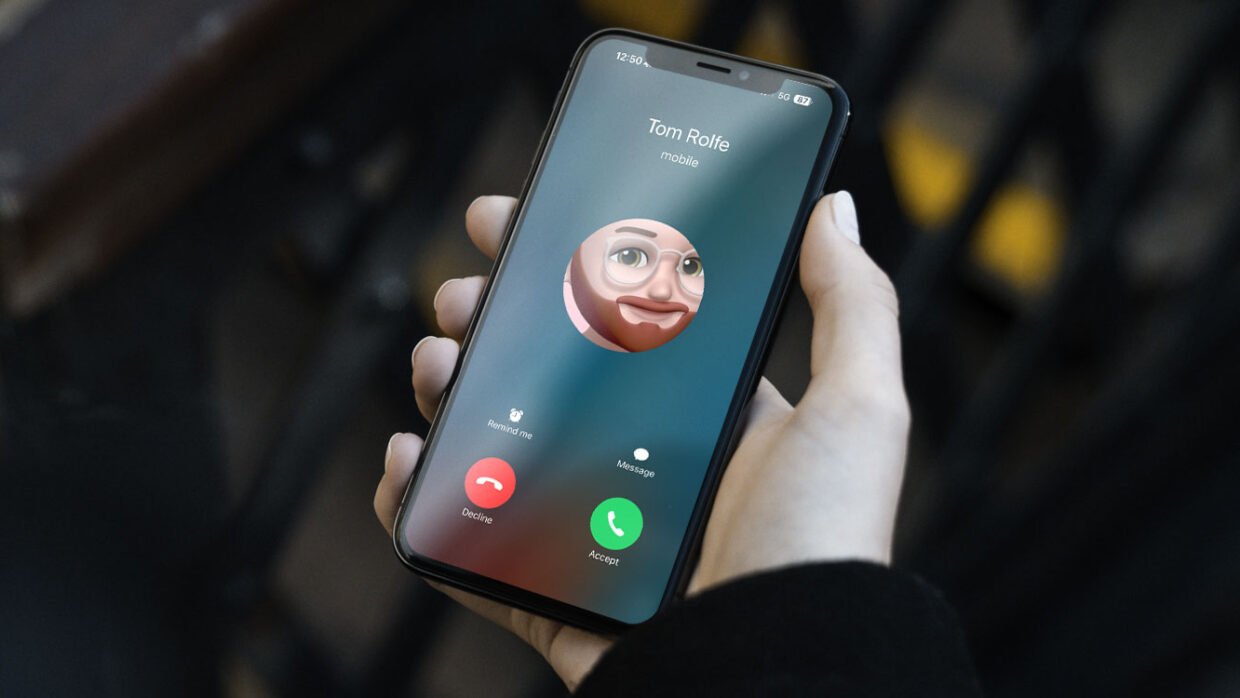 Fakecall header