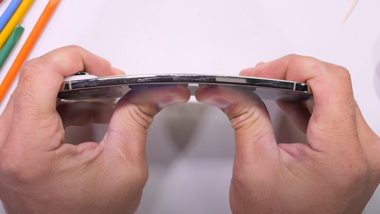 Iphone air bend test hero