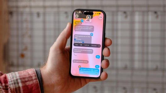 Messages ios26 hero